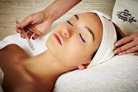 Online Luxury Facial Training Course - Spa Facial Training - Verrolyne Training -https://verrolynetraining.co.uk/